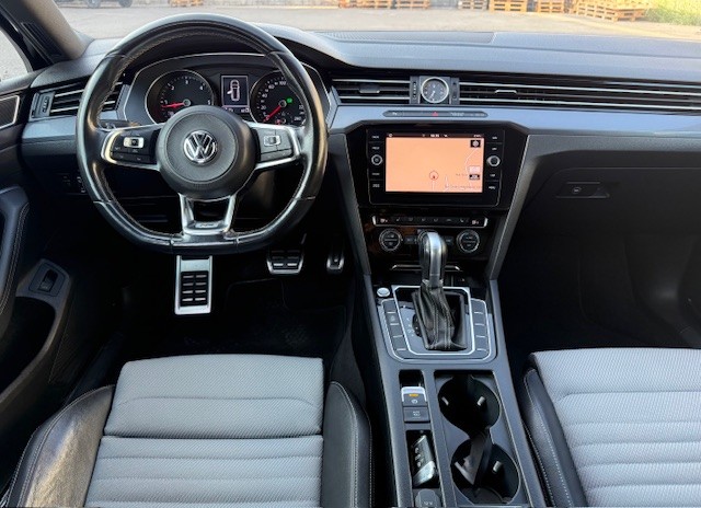 VW Passat 1.6 Tdi R-line