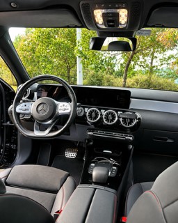 Mercedes-Benz A 250e Amg Panoramico